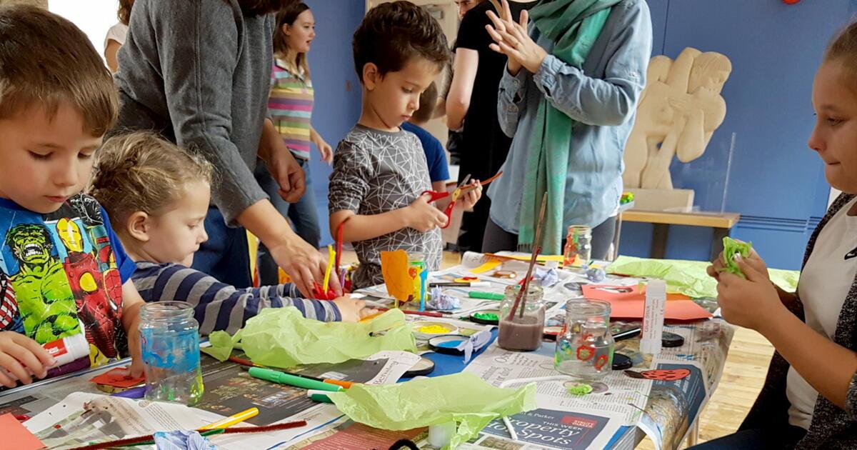 Lion Pom Poms | Reading Museum